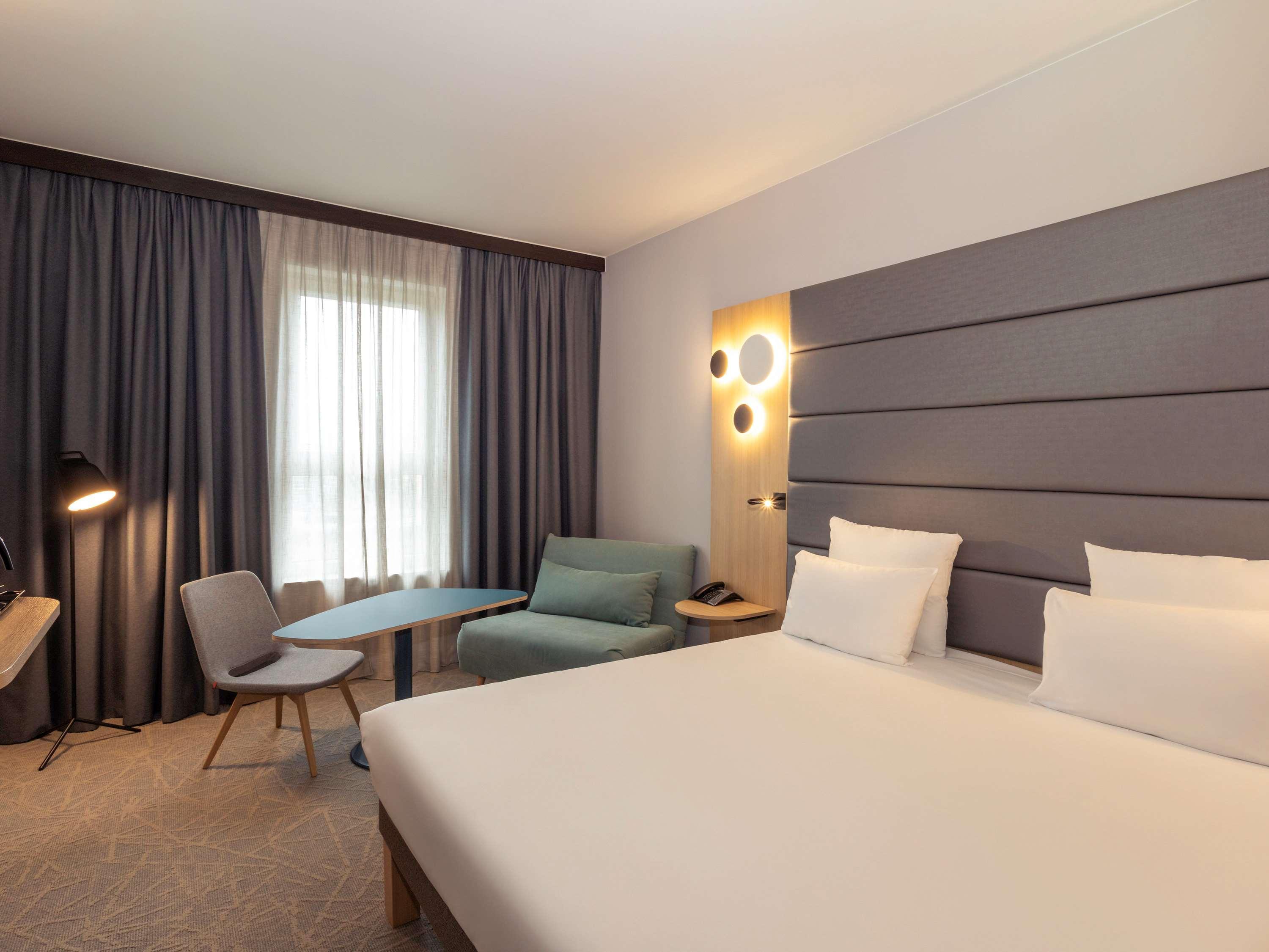 Novotel Brussels Centre Midi Saint-Gilles Exterior foto